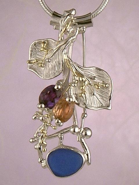 gregory pyra piro one of a kind nautre pendant #8090, handcrafted one of a kind pendants, pendant made by artist from gold and silver, handcrafted pendant with pink tourmaline and amethyst, handcrafted jewellery and pendants with seaglass