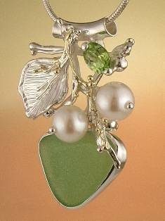 Original handgefertigtt, Silber und Gold, Peridot, grüne Meerglass, Perlen, Anhänger mit Meerglas Artikelnummer 1846