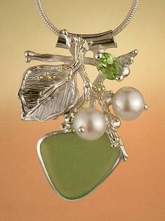 Original handgefertigtt, Silber und Gold, Peridot, grüne Meerglass, Perlen, Anhänger mit Meerglas Artikelnummer 1846