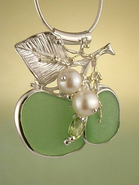Original handgefertigtt, Silber und Gold, Meerglas, Peridot, Perlen, Anhänger mit Meerglas Artikelnummer 2845