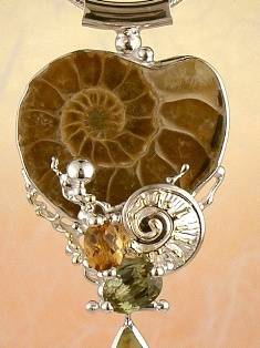 Original handgefertigtt, Silber und Gold, Ammonit, Citrin, Turmalin, Glas, Anhänger mit Ammonit Artikelnummer 2523