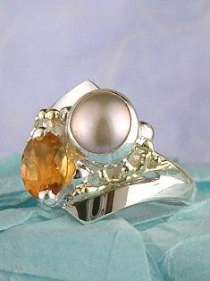 stříbro a 18 karátové zlato, citrín, perla, umělecké šperky v Prazě od umělec Gregory Pyra Piro, prstýnek 5835