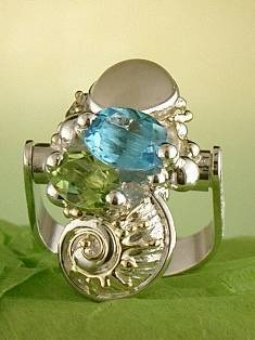 ručně vyrobene prstýnky přívěsky, umělecké šperky v Prazě od umělec Gregory Pyra Piro, prsten přívěsek 2893