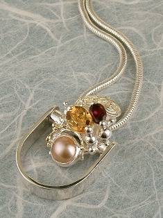 håndlagde smykker laget av en håndverker, hvor man kan kjøpe smykker laget av en håndverker, hvor man kan kjøpe smykker inspirert av retro-fasjon, hvor man kan kjøpe smykker med antikk utseende, kunstgallerier som selger håndlagde smykker, hvor man kan kjøpe smykker som selges i kunstgallerier , Citrin, Granat, Perle, Ring Anheng med Citrin og Granat Nummer 9672