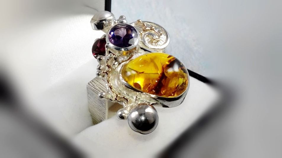 firkantig ring 1710, sterlingsilver, 14 karat guld, bärnsten, granat, ametist, pärla, ursprungliga handgjorda, konst smycken, bärbar konst, Gregory Pyra Piro