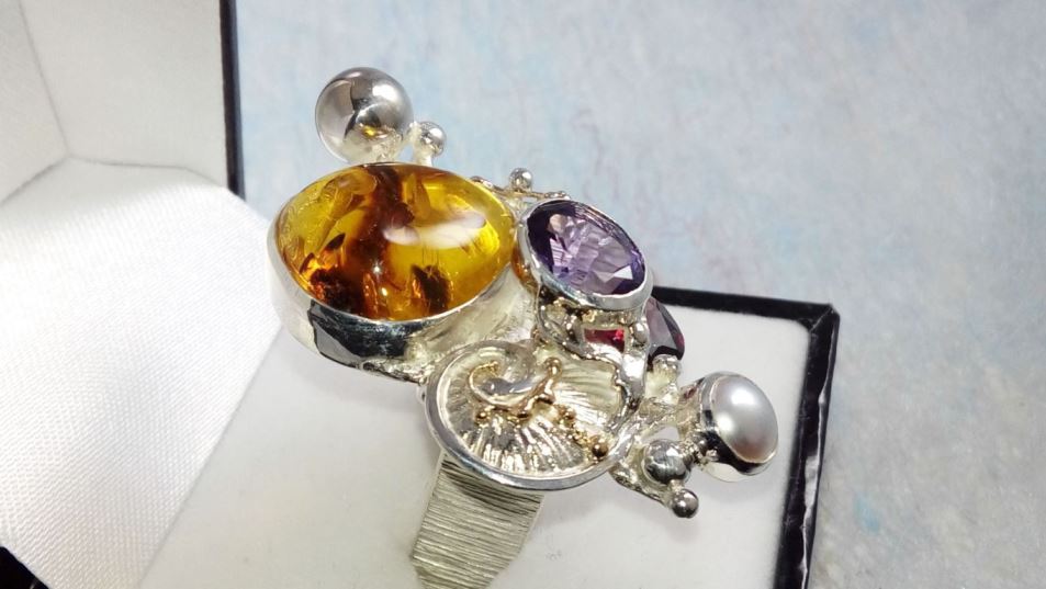 firkantig ring 1710, sterlingsilver, 14 karat guld, bärnsten, granat, ametist, pärla, ursprungliga handgjorda, konst smycken, bärbar konst, Gregory Pyra Piro