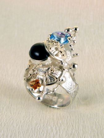 anillo plata de ley y oro 585 con piedras de moda, anillo para mujeres de plata de ley con piedras, joyas de autor plata de ley con piedras para mujeres, anillo 4030