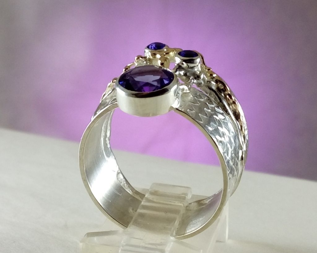 Schmuck für reife Frauen mit natürlichen Edelsteinen und Perlen, Ringe mit natürlichen Edelsteinen und Perlen, handgemachter Ring mit Amethyst, Sterlingsilber und 14 Karat Goldring, Gregory Pyra Piro Ring 6820, handgemachten Schmuck mit Lieferung nach Hause kaufen