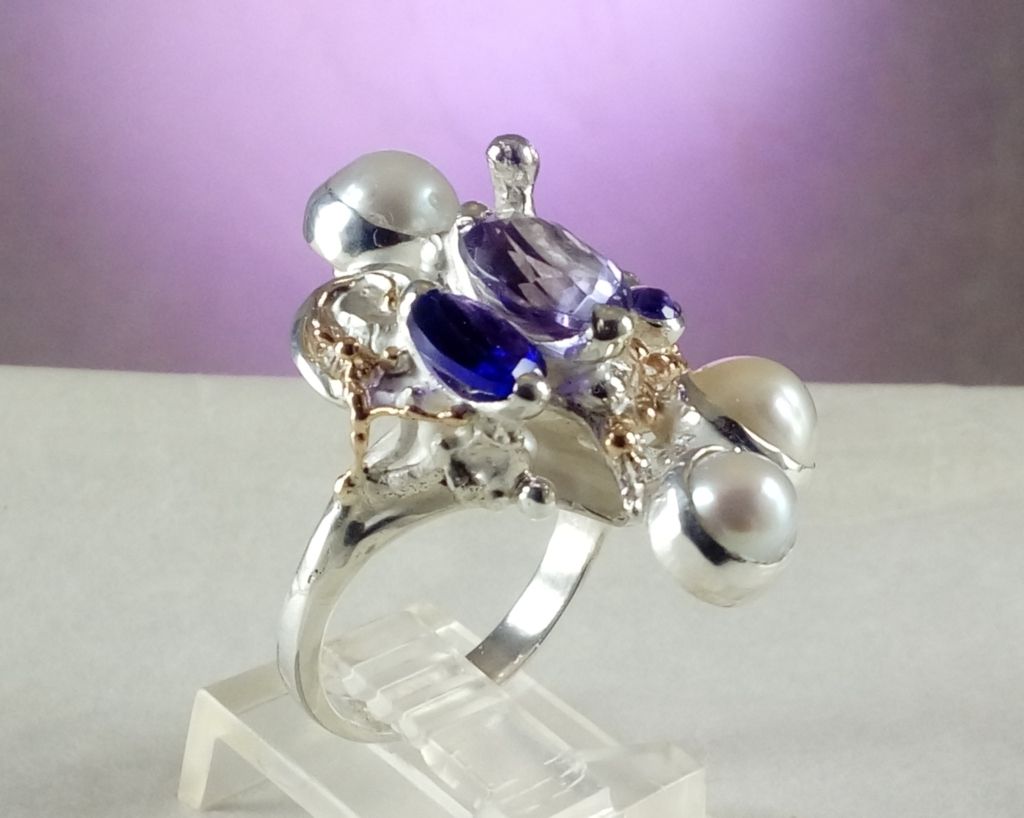 gregory pyra piro anillo escultural 8070, joyas vendidas en galerías de arte, joyas vendidas en galerías artesanales, joyas artesanales con amatista, joyas artesanales con perlas, joyas como nadie más tiene, joyas con diseño escultórico, anillo artesanal con amatista y perla