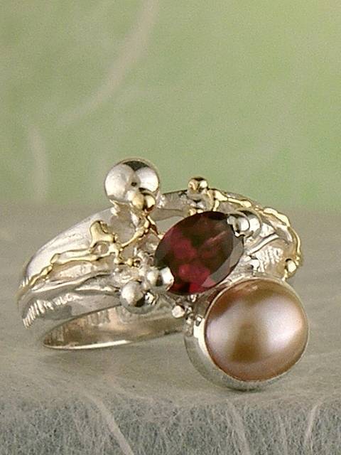 gregory pyra piro bijoux d'auteur, bijoux fait main artisanaux, bijoux d'art, bijoux avec perles naturelles et pierres précieuses, bijoux d'auteur artisanaux, argent et or bijoux, boutique et galerie bijoux, bijoux fait par des artisans, bijou lux pour femmes riches, bijoux à l'allure antique, bijoux contemporains à l'attrait classique, gregory pyra piro bague artisanale 2985