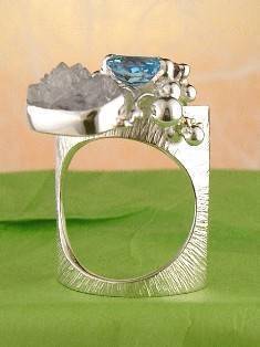 anillo plata de ley y oro 585 con piedras de moda, anillo para mujeres de plata de ley con piedras, joyas de autor plata de ley con piedras para mujeres, anillo 1832