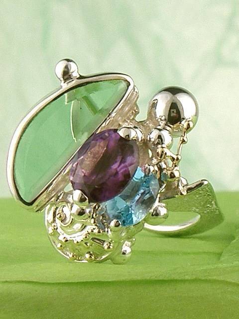 gregory pyra piro one of a kind ring 7563, mixed metal one of a kind jewellery, silver and gold mixed metal jewellery, rings for women with blue topaz and amethyst, rings for women with amethyst and green glass, rings for women with blue topaz and green glass, rings in art and craft galleries