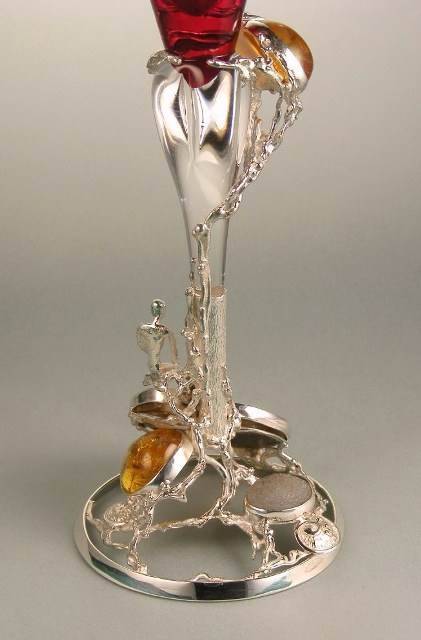 l'Horloge sculpture, original fait main,  gregory pyra piro unique bijoux d'auteur, gregory pyra piro fait main original de créateur, bijoux artisanaux inspirés de la mode rétro et des beaux-arts, gregory pyra piro argent 925 et or 14 ct. bijoux artisanaux (or 585), bois de chêne, émail, nautilidae, ambre, druse, péridot, grenat, améthyste, perles