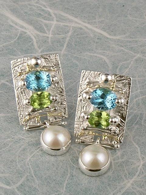 jewellery with seaside theme, jewellery with seashells theme, jewellery with nature theme, jewllery with ocean theme, jewelry made by artist, mixed metal jewelry made from silver and gold, handcrafted earrings with peridot and blue topaz 8030