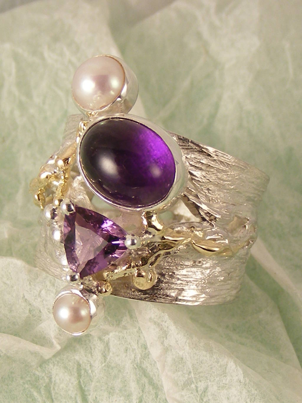 jewellery with seaside theme, jewellery with seashells theme, jewellery with nature theme, jewllery with ocean theme, jewelry made by artist, rings for women with amethysts and pearls, gregory pyra piro handcrafted ring 53821