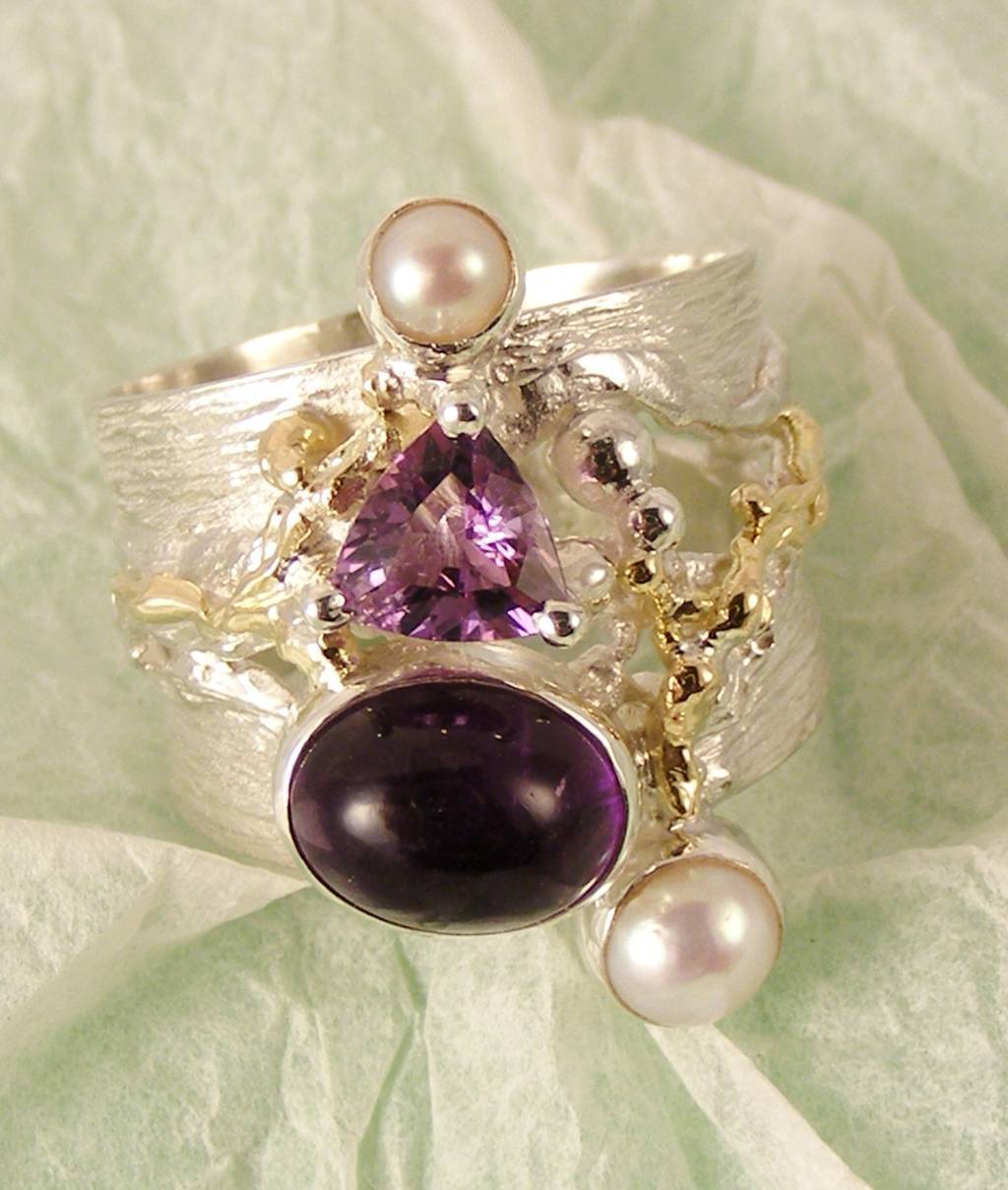jewellery with seaside theme, jewellery with seashells theme, jewellery with nature theme, jewllery with ocean theme, jewelry made by artist, rings for women with amethysts and pearls, gregory pyra piro handcrafted ring 53821