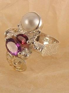håndlagde smykker laget av en håndverker, hvor man kan kjøpe smykker laget av en håndverker, hvor man kan kjøpe smykker inspirert av retro-fasjon, hvor man kan kjøpe smykker med antikk utseende, kunstgallerier som selger håndlagde smykker, hvor man kan kjøpe smykker som selges i kunstgallerier , Granat, Ametyst, Perle, Ring Anheng med Ametyst og Granat Nummer 2853