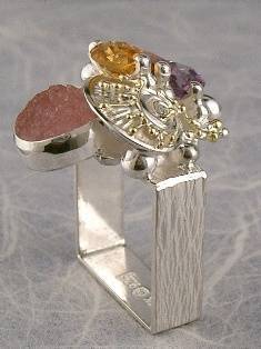 håndlagde smykker laget av en håndverker, hvor man kan kjøpe smykker laget av en håndverker, hvor man kan kjøpe smykker inspirert av retro-fasjon, hvor man kan kjøpe smykker med antikk utseende, kunstgallerier som selger håndlagde smykker, hvor man kan kjøpe smykker som selges i kunstgallerier , Ametyst, Granat, Citrin, Druse, Ring med Ametyst og Granat Nummer 3012