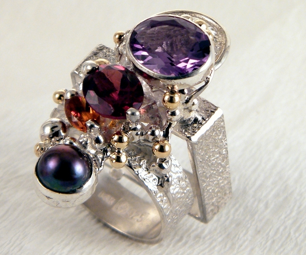 Ring Nr. 2631, handwerklicher Schmuck, Silber, Gold, Amethyst, Granat, Citrin, Perle, Schmuckkunst Original Handgefertigt, Schmuck inspiriert von der Jugendstil Mode, Gregory Pyra Piro, Einzelstück, Modeaccessoires zu tragen, Modekollektion, handwerker Schmuck, Tragbare Kunst, Schmuckkunst