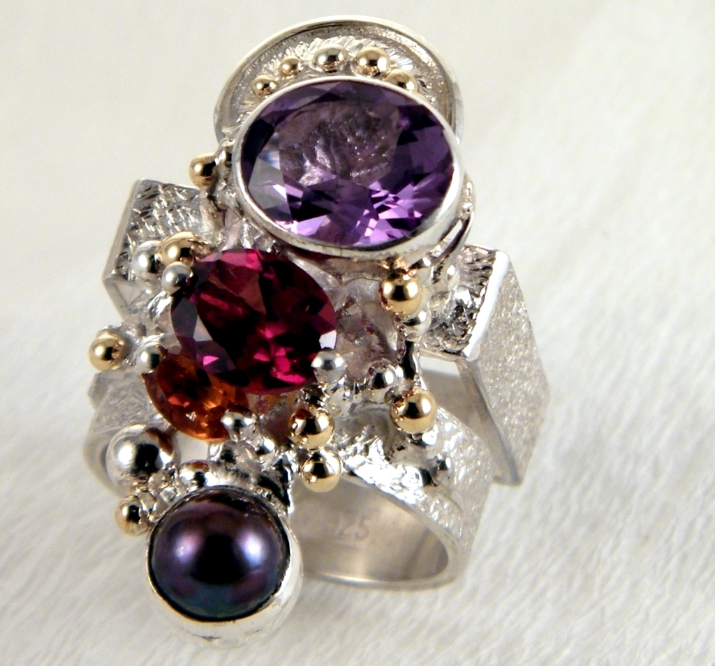 Ring Nr. 2631, handwerklicher Schmuck, Silber, Gold, Amethyst, Granat, Citrin, Perle, Schmuckkunst Original Handgefertigt, Schmuck inspiriert von der Jugendstil Mode, Gregory Pyra Piro, Einzelstück, Modeaccessoires zu tragen, Modekollektion, handwerker Schmuck, Tragbare Kunst, Schmuckkunst