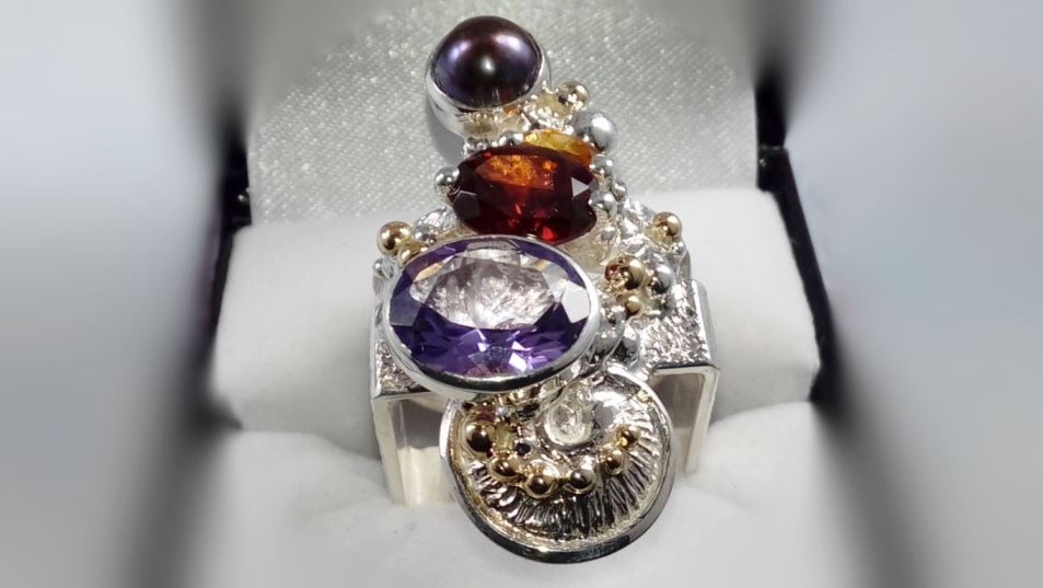 original maker's handcrafted jewellery, gregory pyra piro ring 2631, sterling silver, gold, amethyst, garnet, citrine, pearl, art nouveau inspired fashion jewelry, handcrafted jewelry with antique motif, where to find art nouveau inspired fashion jewelry, fine jewellery instpired by retro fashion, jewellery and antique shops, shop for antiques and jewellery, shop for vintage jewellery, are there still artists and designers who make jewelry the old fashioned way, where to find contemporary jewelry with an antique motif, art and craft gallery artisan handcrafted jewellery for sale, jewellery with ocean and seashell theme