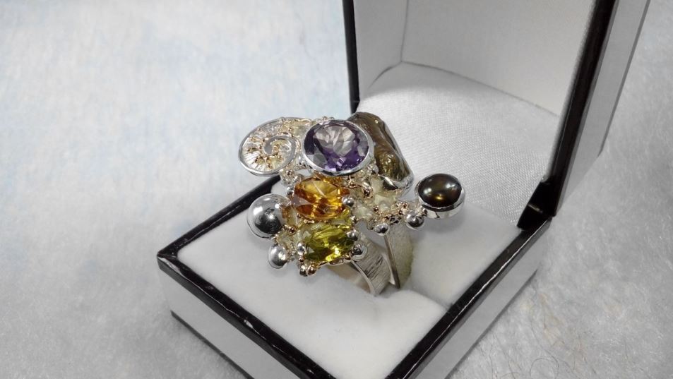 anello cyber 1565, argento sterling e oro 585, olivina, citrino, ametista, perlas, moda donna, collezione esclusiva artigianale per la tua moda da indossare, originale fatta a mano, Gregorio Pyra Piro