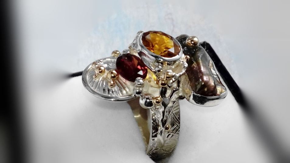 Gregory Pyra Piro handgemachter Ring Nr. 3292, handwerklicher Schmuck, Silber und Gold handgemachter Ring, handgemachter Ring mit Citrin und Granat, handgemacher Ring mit Granat und Perle, Schmuckkunst Original Handgefertigt Gregory Pyra Piro, Einzelstück, Modeaccessoires zu tragen, Modekollektion, handwerker Schmuck, Tragbare Kunst, Schmuckkunst