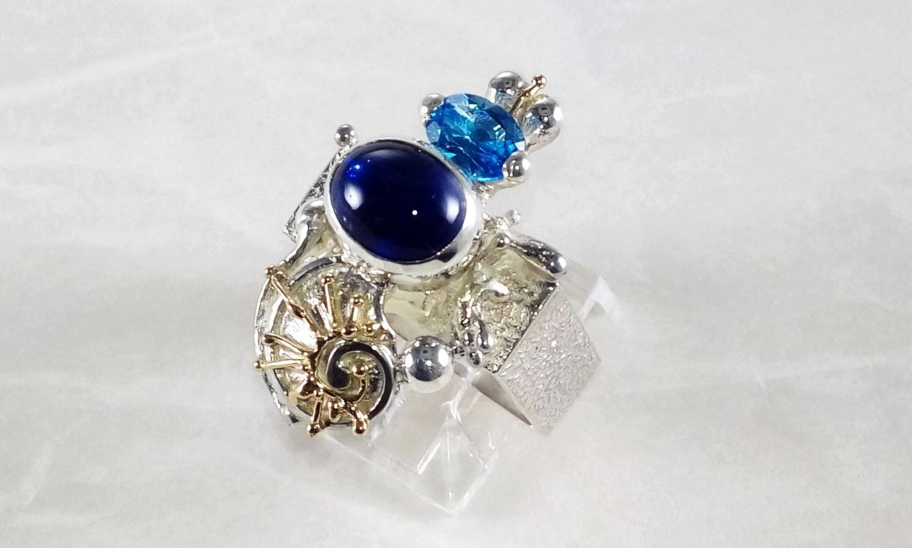 Anillo 1625, Plata de Ley y Oro, Amatista, Topacio Azul, Original Hecho a Mano, Gregorio Pyra Piro