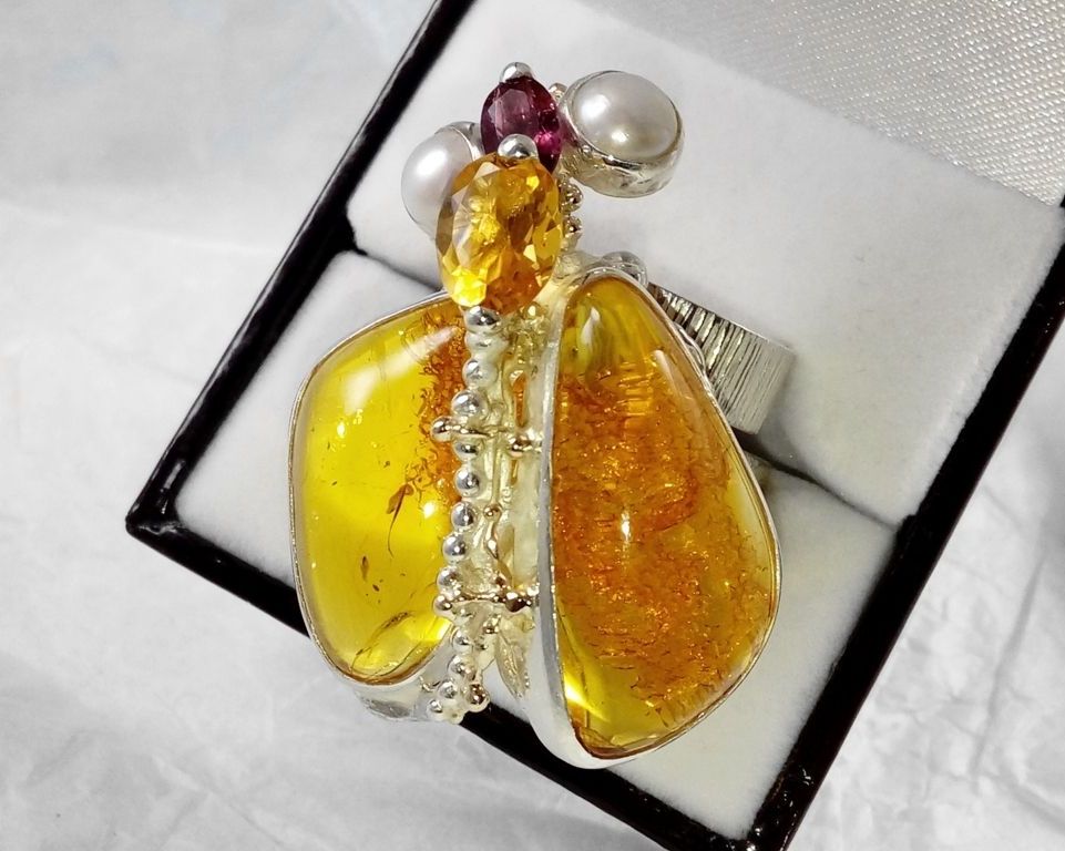 jewelry with semi precious stones, jewelry that has solid 14 karat gold, facet cut gemstones in jewelry, gregory pyra piro cyber ring Nr. 43926, handgefertigte Ringe in Kunstgalerien, handgefertigte Ringe in Handwerksgalerien, Silber und Gold gemischter Metallschmuck, Ring mit Bernstein und Rhodolit, Ring mit Citrin und Granat, Ring mit Bernstein und Perler, Schmuckkunst Original Handgefertigt