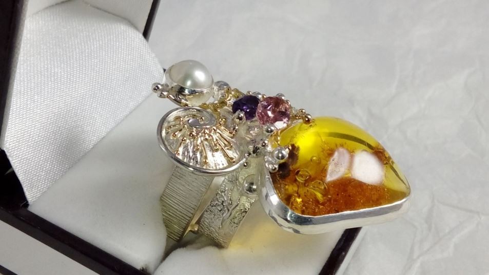 gregory pyra piro bague cyber 53869 fait main de créateur bague, bague avec ambre et améthyste, bague avec ambre et tourmaline rose, bague avec ambre et perle