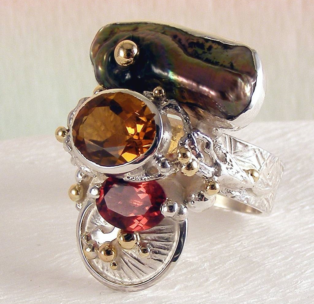 Gregory Pyra Piro handgemachter Ring Nr. 3292, handwerklicher Schmuck, Silber und Gold handgemachter Ring, handgemachter Ring mit Citrin und Granat, handgemacher Ring mit Granat und Perle, Schmuckkunst Original Handgefertigt Gregory Pyra Piro, Einzelstück, Modeaccessoires zu tragen, Modekollektion, handwerker Schmuck, Tragbare Kunst, Schmuckkunst