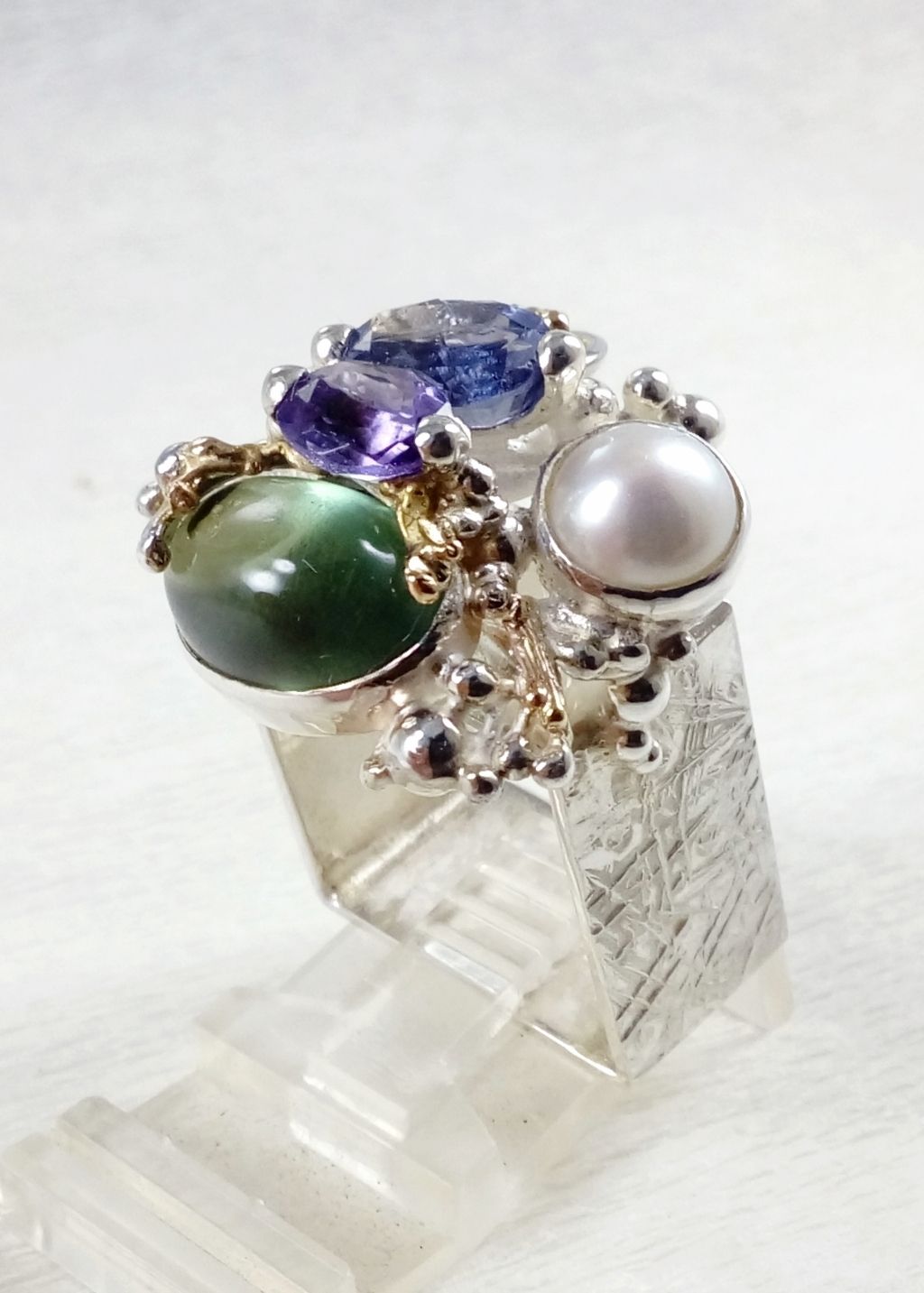 Gregory Pyra Piro čtvercový prsten čís. 4821, vyrobený originální presten, prsten s iolitem a fluoritem, prsten s ametystem a perlou, ručně vyráběné šperky ze stříbra a zlata