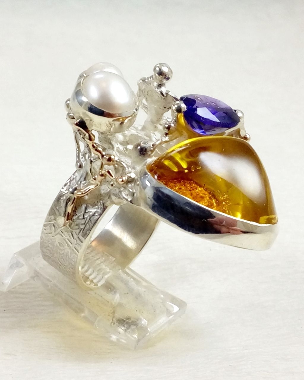 Gregory Pyra Piro ring 3045, Gregory Pyra Piro art jewellery, art nouveau inspired art, one of a kind jewellery with amethyst and amber, handcrafted jewellery with gemstones and pearls, who still makes one of a kind jewelry, jewellery sold in art galleries, jewellery sold in craft galleries, mixed metal jewellery with gemstones and pearls, artists during lockdown, where do I find still active vintage jewelry artists, how do I find vinatage designers and artists that are still active, where tojewelry with retro style for my grandmotherjewellery online, where to find vintage jewelry artist that is still active, where to find fine craft product styles from the 80s and 90s, buy fine craft online, rings made during lockdown