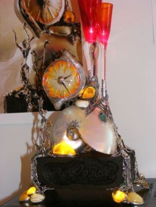 Gregory Pyra Piro Horloge Sculpture, argent 925 et or 18 ct., Nautilidae, Bois de Chêneambre, Druse, P&eacute;ridot, Grenat, Am&eacute;thyste, Perle