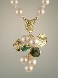 Gregory Pyra Piro Collier Broche en Or 750 avec Perles, Tourmaline Verte, et Em&eacute;raude