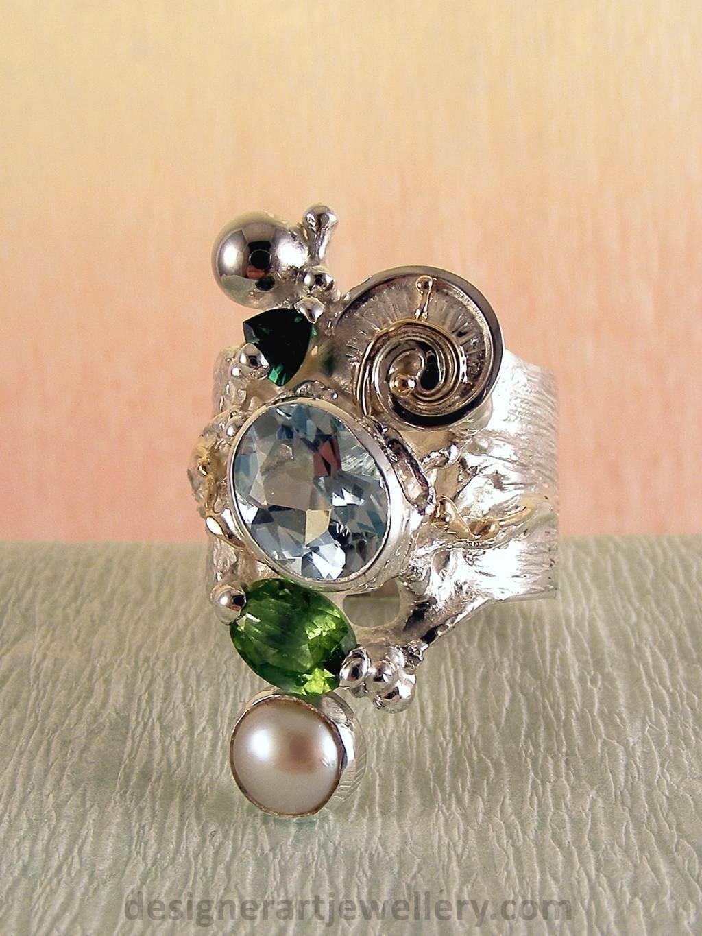 gregory pyra piro handcrafted ring 1441, ring made from silver and gold with gemstones and pearls, jewellery auctions with rings and collectibles and jewellery shown in art and craft galleries, handcrafted rings for women with blue topaz and peridot, handcrafted rings for women with green tourmaline and pearl