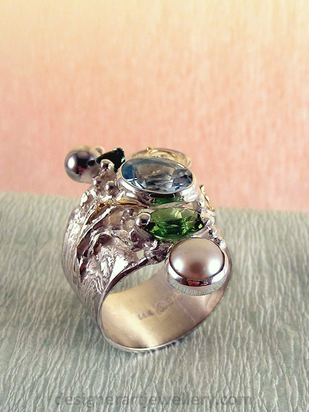 gregory pyra piro handcrafted ring 1441, ring made from silver and gold with gemstones and pearls, jewellery auctions with rings and collectibles and jewellery shown in art and craft galleries, handcrafted rings for women with blue topaz and peridot, handcrafted rings for women with green tourmaline and pearl