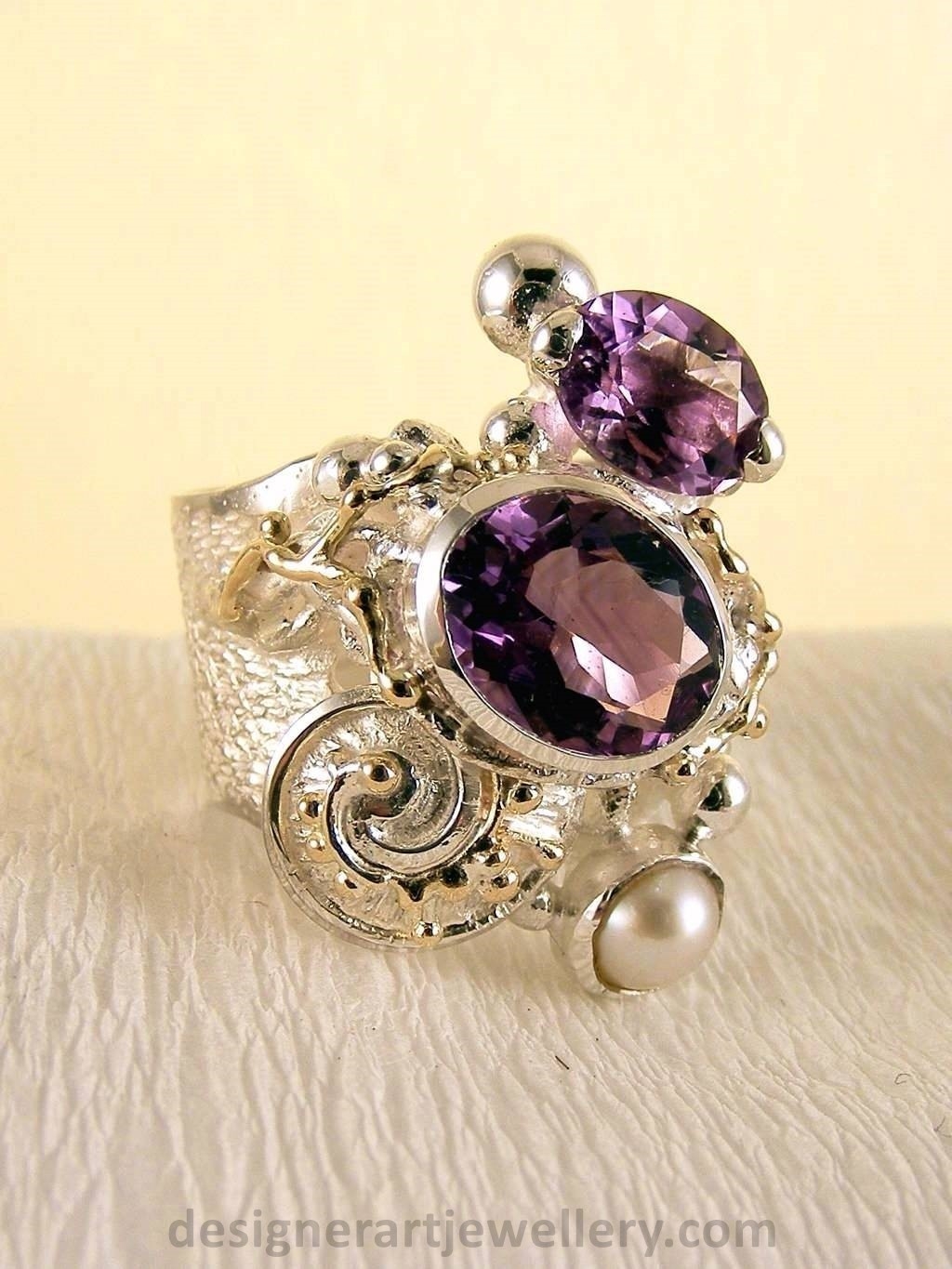 gregory pyra piro handcrafted ring 8442, one of a kind ring made from gold and silver with amethyst and pearl, rings for women with faceted gemstones and pearls, rings and jewellery shown in art and craft galleries, ring made from mixed metal of silver and gold, ring made by artist with jewellery making experience, goldsmithing with mixed metals of silver and gold