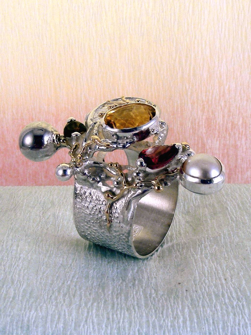 серебро и 14-каратное золото, зеленый турмалин, гранат, цитрин, жемчуг, Григорий Пыра Пиро кольцо 9435