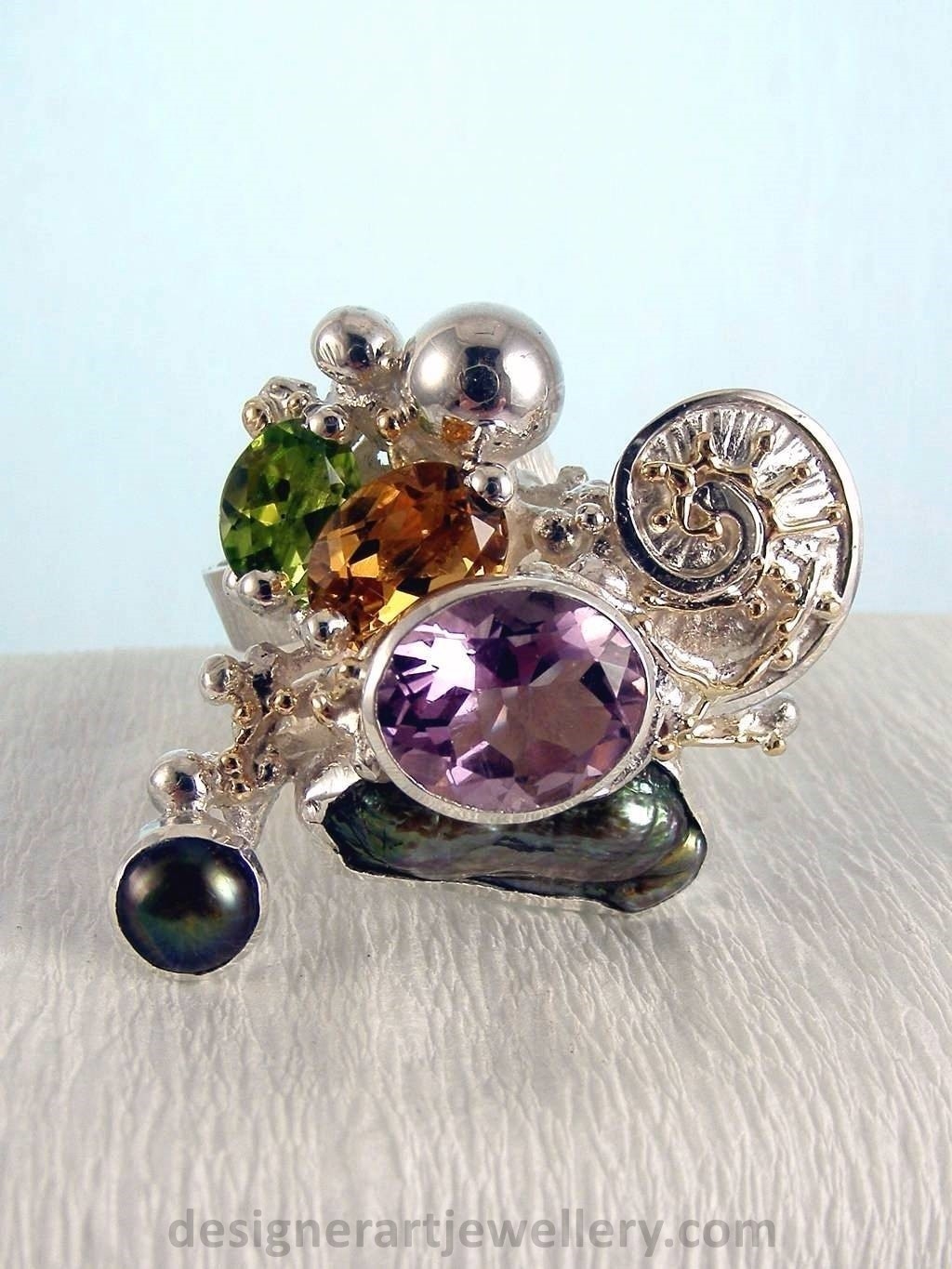 one of a kind ring in silver and gold, one of a kind mixed metal jewellery, gregory pyra piro cyber ring 1565, art jewellery in silver and gold, cyber rings for women with citrine and peridot, cyber rings for women with amethyst and peridot