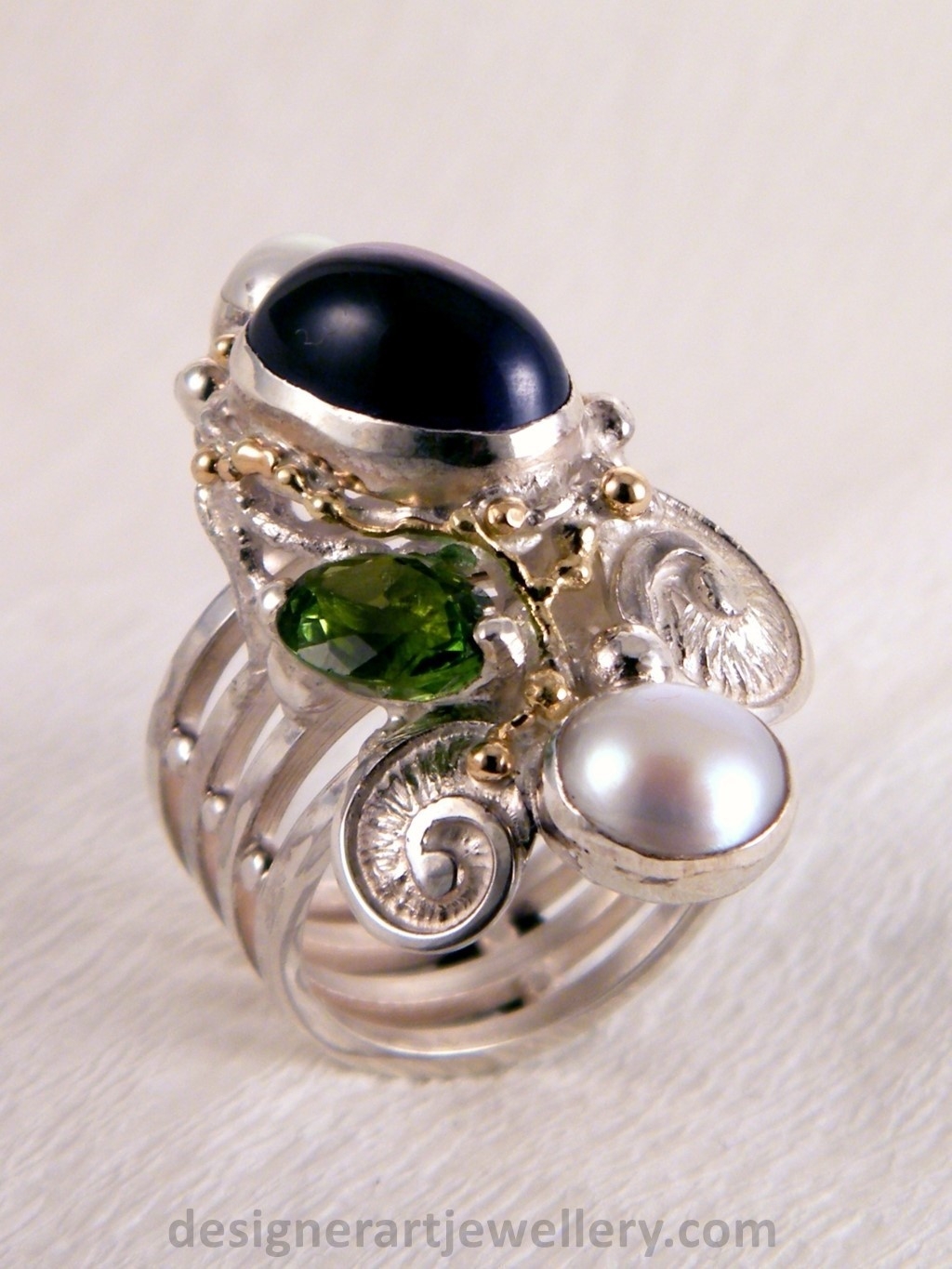 gregory pyra piro bijoux d'auteur, bijoux d'auteur or 14 ct et argent 925 avec pierres et perles, bijoux lux avec perles et pierres de créateur, bijoux d'art gregory pyra piro, bijoux avec perles naturelles et pierres précieuses, bijoux d'auteur artisanaux, argent et or bijoux, boutique et galerie bijoux, bijoux fait par des artisans, bijou lux pierrres or 14 ct et argent 925, bijoux contemporains pierres argent 925 et or 14 ct, gregory pyra piro bague artisanale spirale 7053
