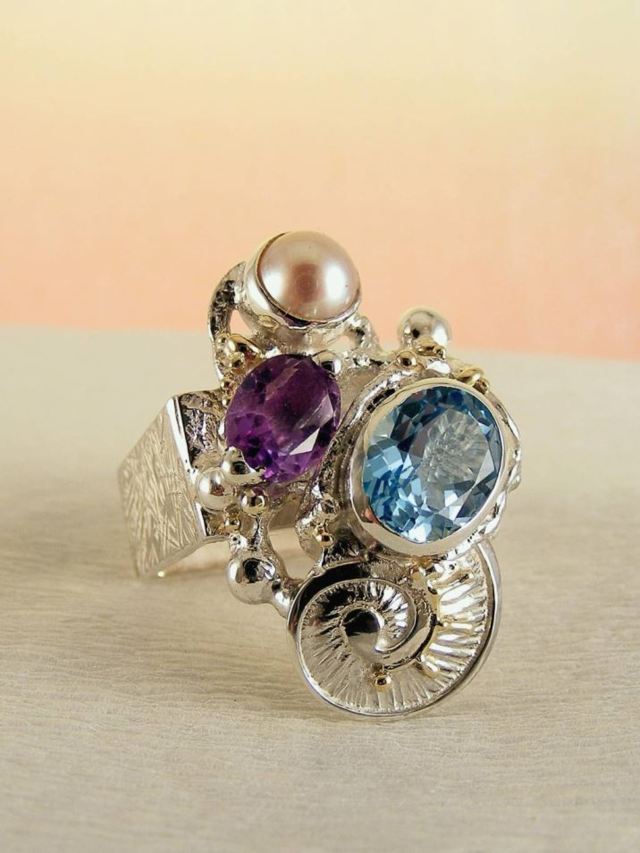 módní šperky, modní styl, sběratelská položka, šperky vyrobené ze stříbra a zlata, modrý topaz, ametyst, perla, Gregory Pyra Piro kvadrátový prstýnek čís. 2855