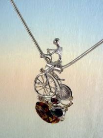 смешанные металлические украшения из серебра и золота, янтарь, турмалин, гранат, Григорий Пыра Пиро велосипед кулон 4287