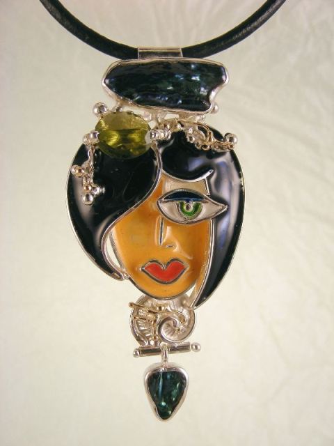 Original Håndlavede Smycken med Emalj, ädelstenar, Glas og Perler 1879
